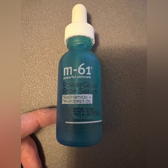 m-61
powerful skincare
PowerGlai
Pro+ Serum
Niacinamide +
Neuropeptide - Picture 2 of 3